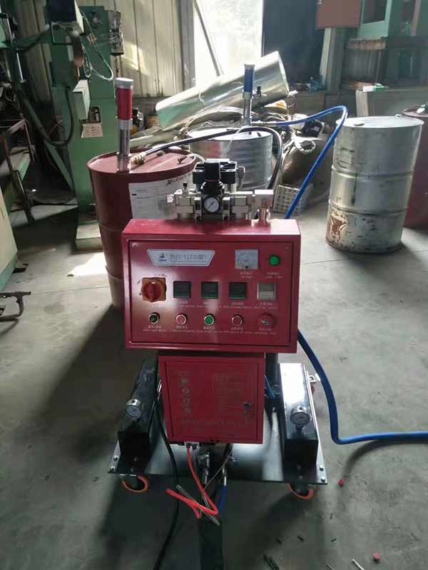 河北聚氨酯發泡機水箱保溫施工