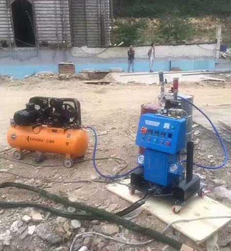 外墻保溫聚氨酯噴涂機(jī)(圖1) Q2600外墻保溫聚氨酯噴涂機(jī)