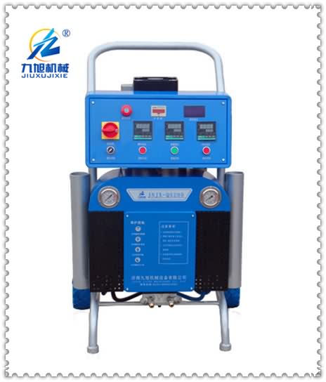 您知道聚脲噴涂機(jī)施工時(shí)的3個(gè)注意事項(xiàng)嗎?(圖1) JNJX-Q5200型聚氨酯噴涂機(jī)